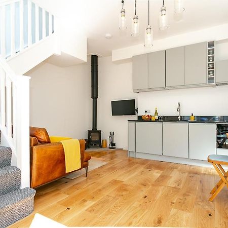 The Bs Hive, Modern, Stylish, 2 Bedroom House, In Harrogate Centre Ngoại thất bức ảnh