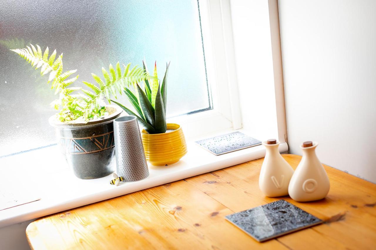 The Bs Hive, Modern, Stylish, 2 Bedroom House, In Harrogate Centre Ngoại thất bức ảnh