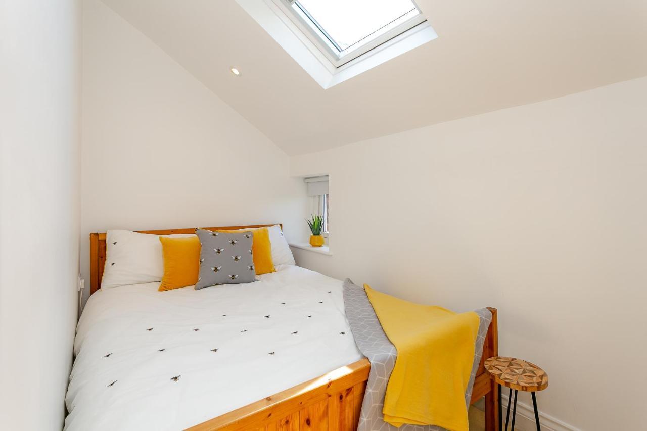The Bs Hive, Modern, Stylish, 2 Bedroom House, In Harrogate Centre Ngoại thất bức ảnh